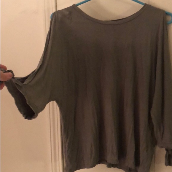 Forever 21 green T - Picture 3 of 3